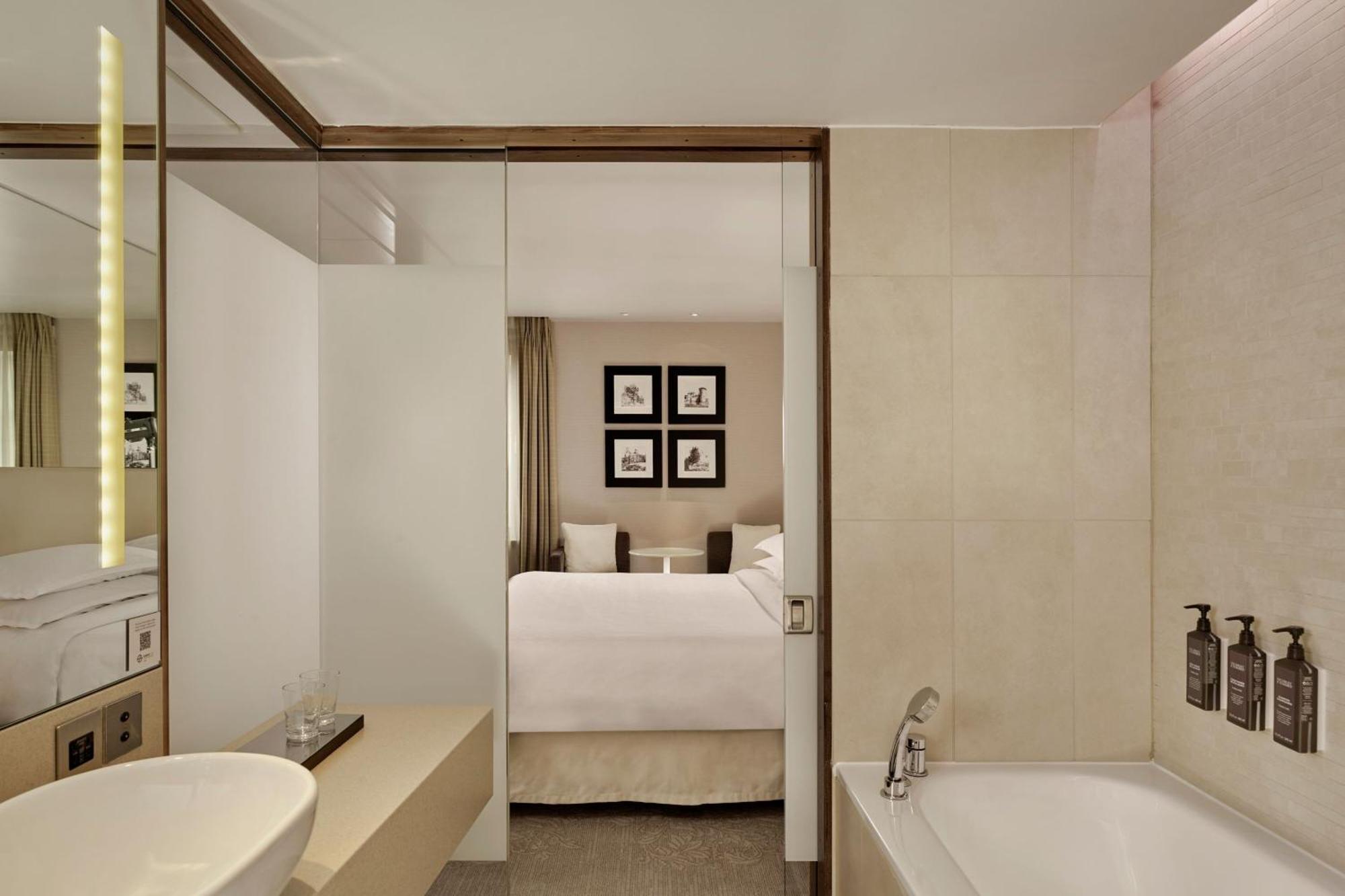 Executive Club Twin Room Club Lounge Access