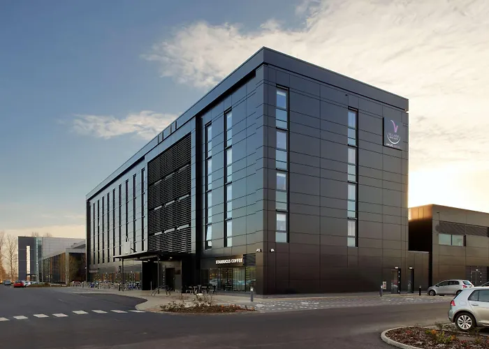 Village EdinburghSpa Hotel